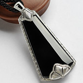 冰种墨翠缅甸翡翠A货镶白金梯形胸坠（真钻）