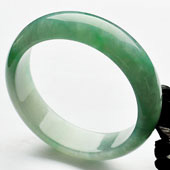 糯冰种豆色缅甸翡翠A货手镯（56.2mm）