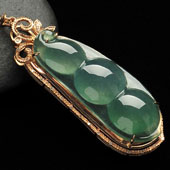 冰种蓝水缅甸翡翠A货镶玫瑰金四季豆胸坠（真钻）