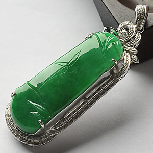 糯冰种阳绿缅甸翡翠A货镶白金节节高胸坠（真钻）