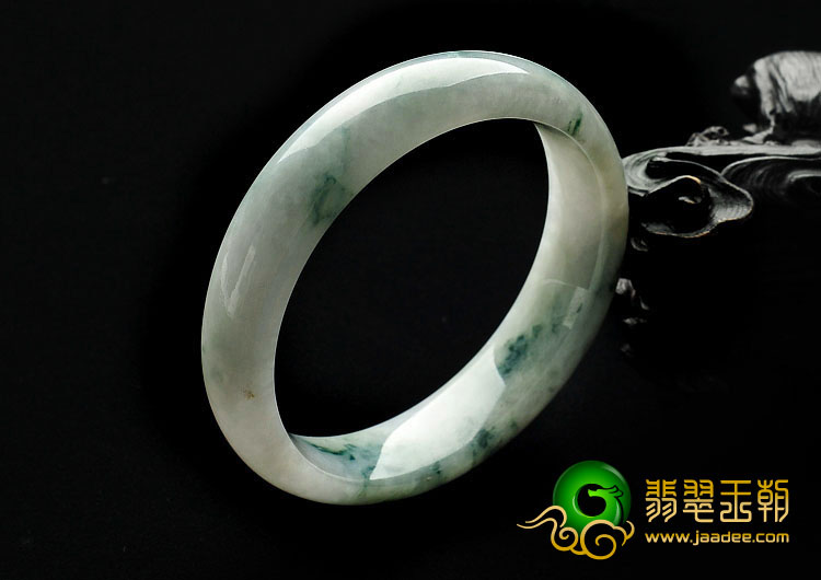 糯冰种飘花缅甸翡翠手镯（56mm）（已定）