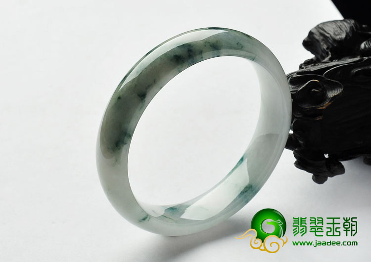 糯冰种飘花缅甸翡翠手镯（56mm）（已定）