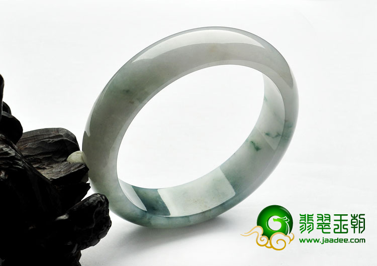 糯冰种飘花缅甸翡翠A货手镯（57.4mm）