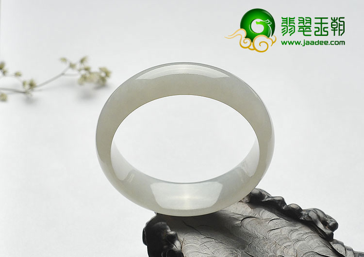 冰种白色缅甸翡翠A货手镯（56.8mm）