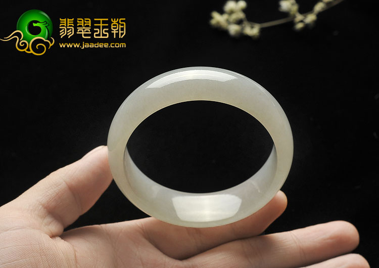 冰种白色缅甸翡翠A货手镯（56.8mm）