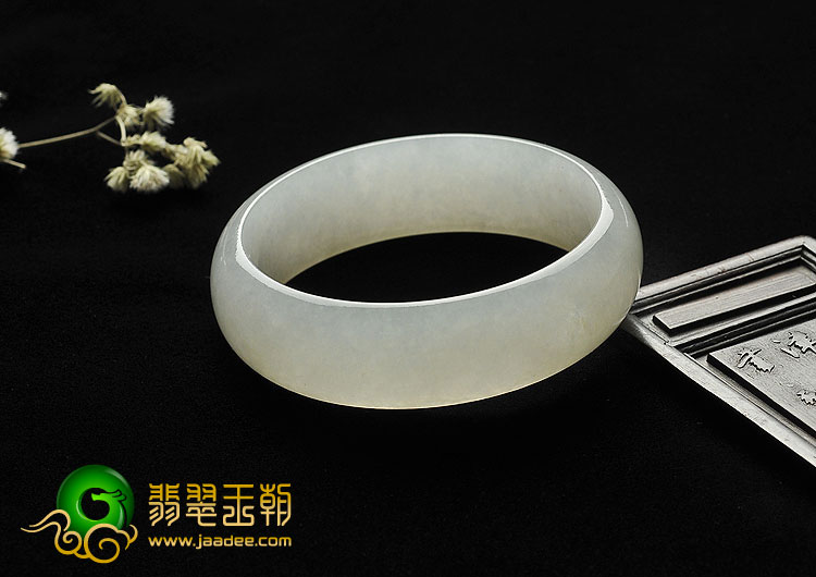 冰种白色缅甸翡翠A货手镯（56.8mm）