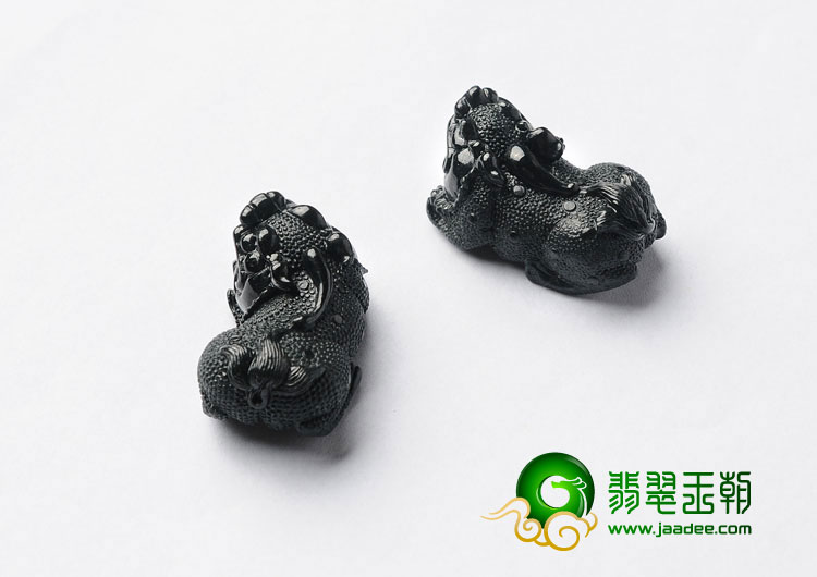 细糯种墨翠缅甸翡翠A货貔貅（一对）
