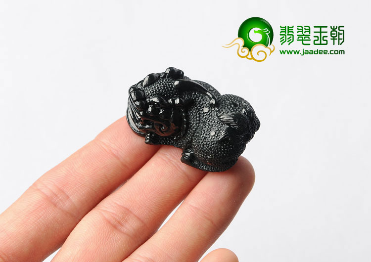 细糯种墨翠缅甸翡翠A货貔貅（一对）