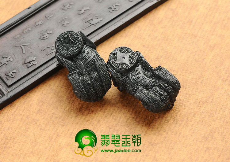 细糯种墨翠缅甸翡翠A货貔貅（一对）