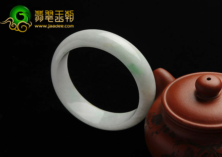 糯冰种飘翠缅甸翡翠A货手镯（57.4mm）