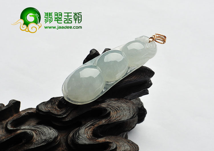 冰种略飘花缅甸翡翠A货四季豆挂件