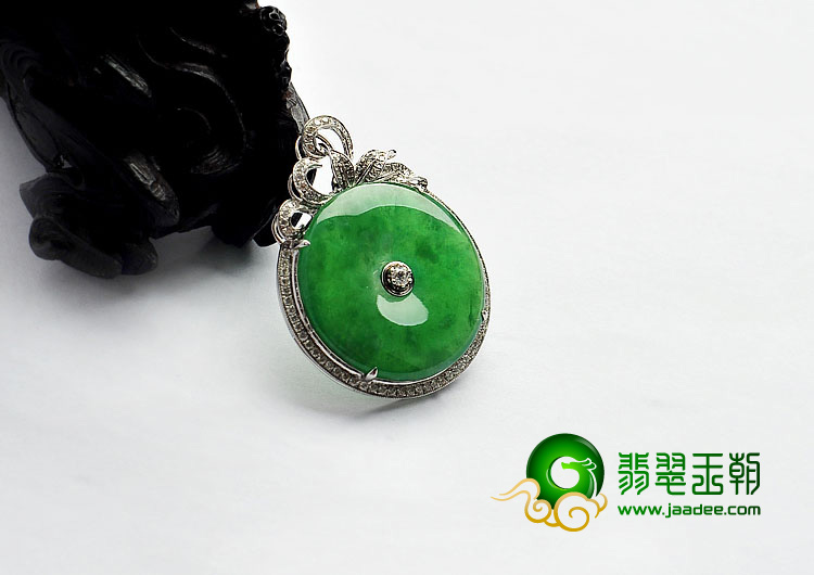 冰种菠菜绿缅甸翡翠A货镶白金平安扣胸坠（真钻）