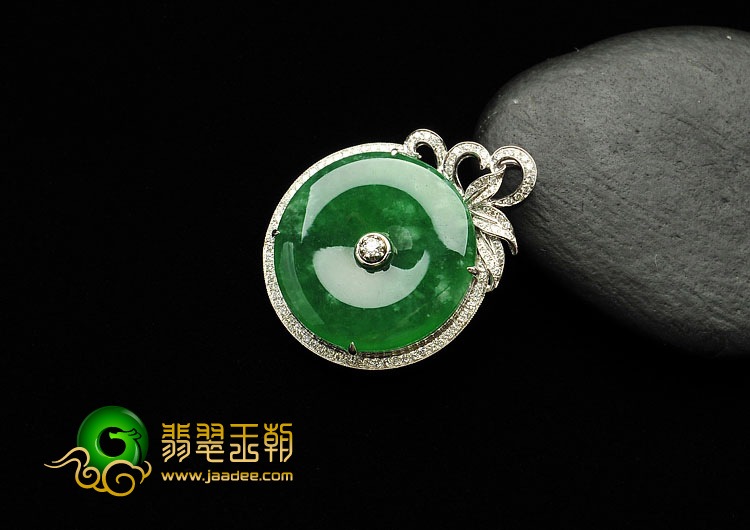 冰种菠菜绿缅甸翡翠A货镶白金平安扣胸坠（真钻）