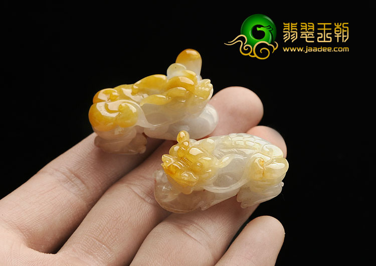 糯冰种黄翡缅甸翡翠A货貔貅挂件（一对）