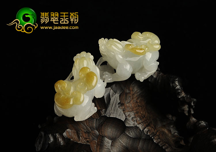 糯冰种黄翡缅甸翡翠A货貔貅挂件（一对）