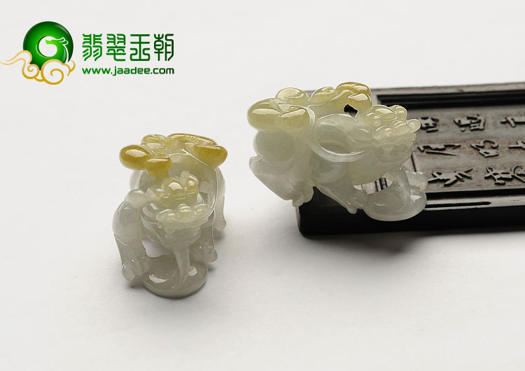 糯冰种黄翡缅甸翡翠A货貔貅挂件（一对）