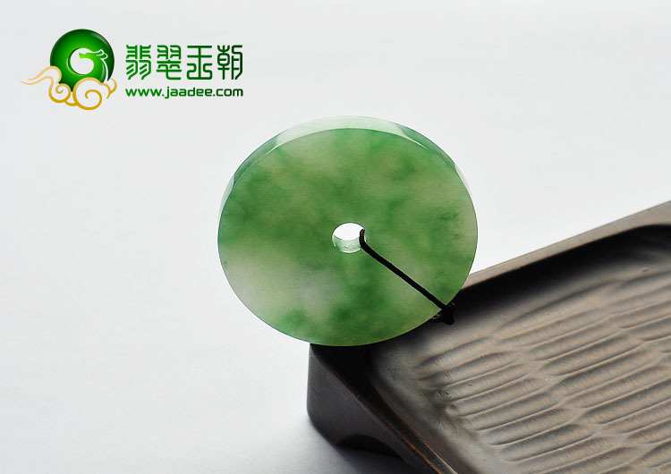 糯冰种飄绿花缅甸翡翠A货平安扣挂件