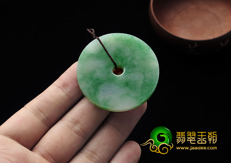 糯冰种飄绿花缅甸翡翠A货平安扣挂件