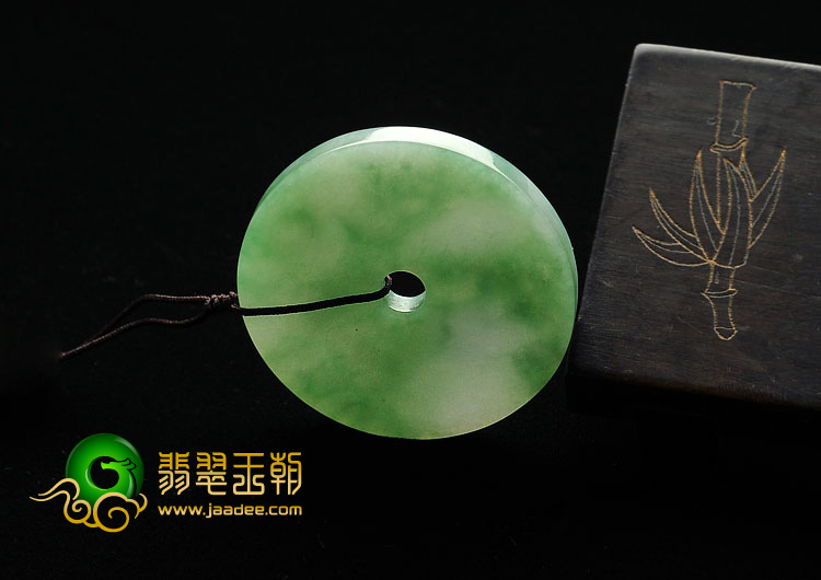 糯冰种飄绿花缅甸翡翠A货平安扣挂件