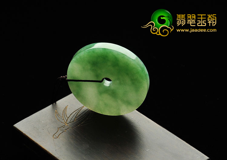 糯冰种飄绿花缅甸翡翠A货平安扣挂件