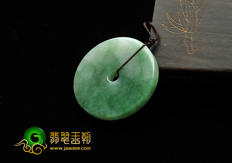 糯冰种飄绿花缅甸翡翠A货平安扣挂件
