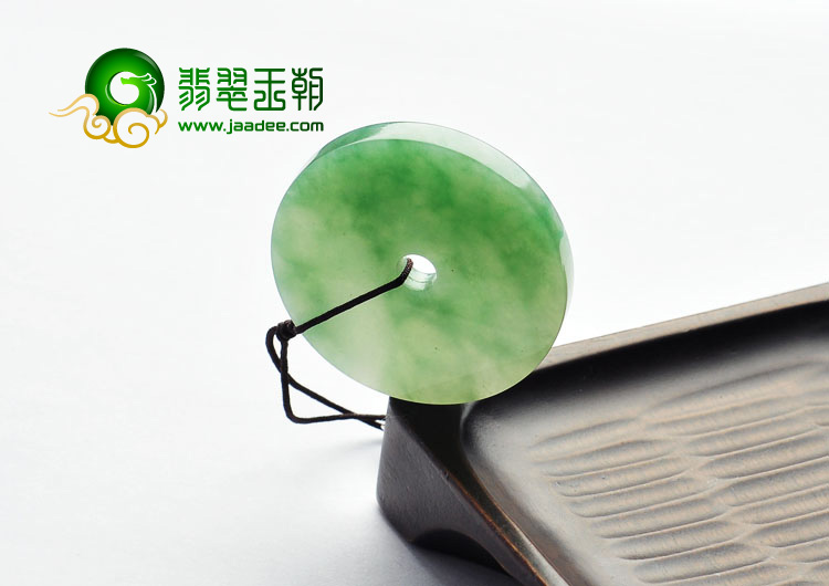 糯冰种飄绿花缅甸翡翠A货平安扣挂件