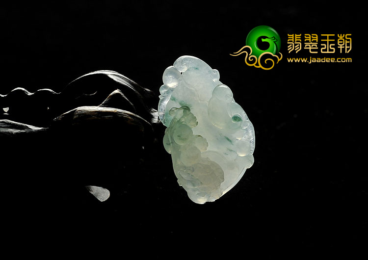 冰种飘花缅甸翡翠A货貔貅挂件