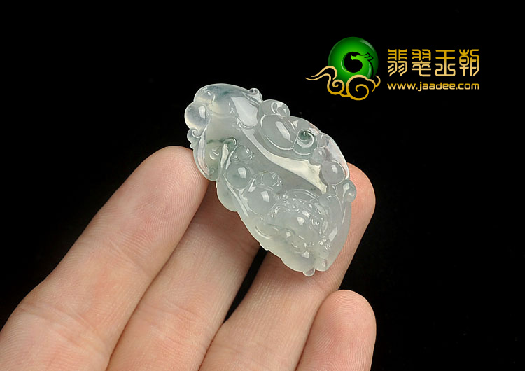 冰种飘花缅甸翡翠A货貔貅挂件