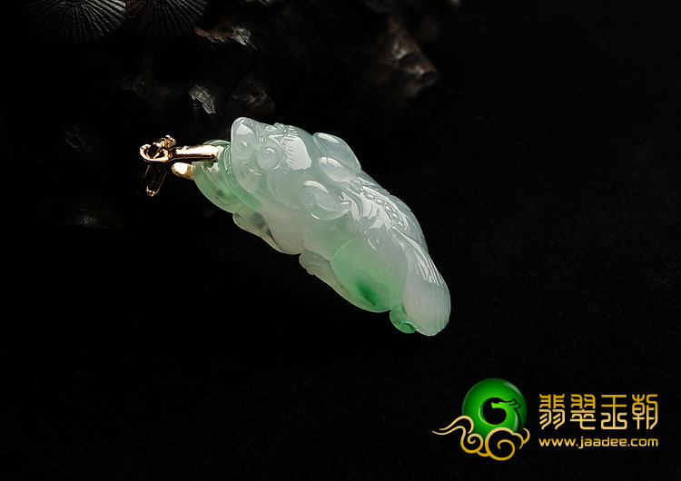 糯冰种飘翠缅甸翡翠A货貔貅挂件