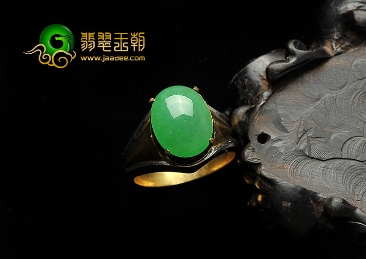 糯冰种阳绿缅甸翡翠A货戒面