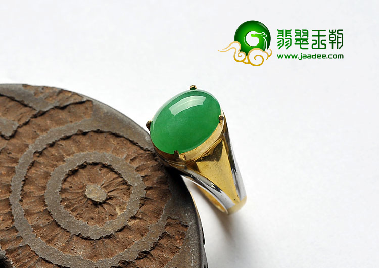 糯冰种阳绿缅甸翡翠A货戒面