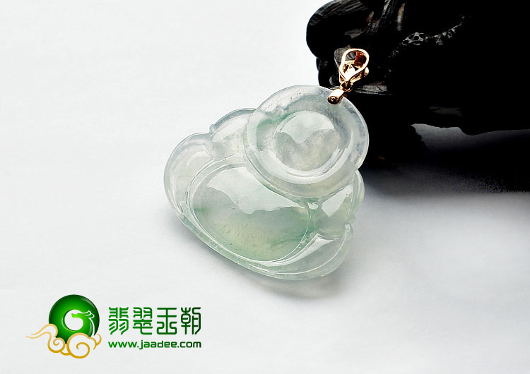 冰玻种飘花缅甸翡翠A货玉佛挂件
