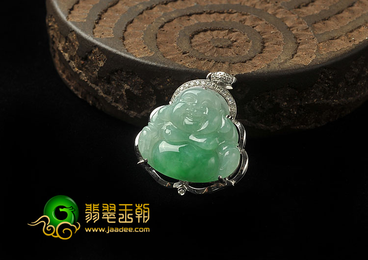 糯冰种翠色缅甸翡翠A货镶白金玉佛胸坠（真钻）