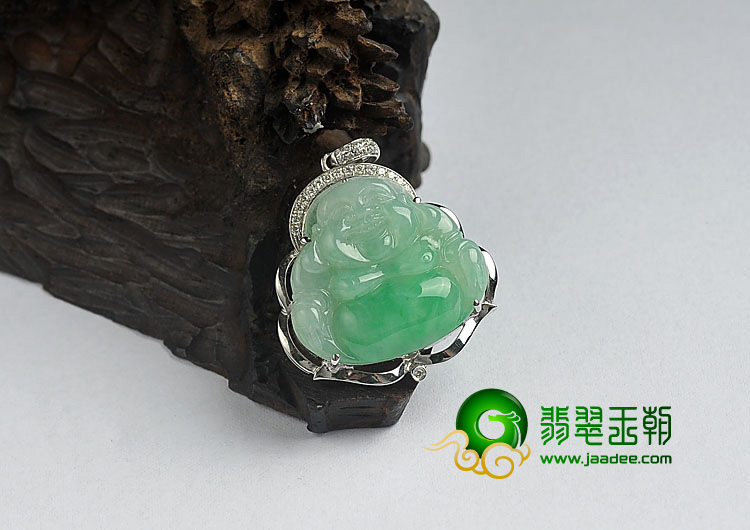 糯冰种翠色缅甸翡翠A货镶白金玉佛胸坠（真钻）