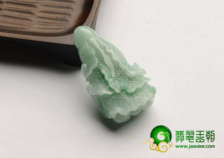 糯冰种飘翠缅甸翡翠A货白菜挂件