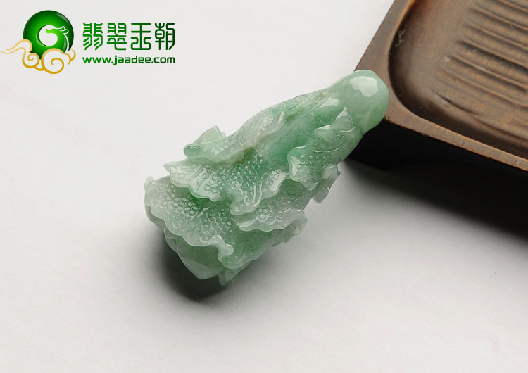 糯冰种飘翠缅甸翡翠A货白菜挂件
