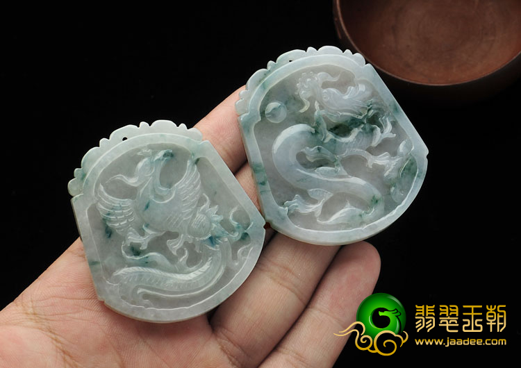 糯冰种飘花缅甸翡翠A货龙凤牌挂件（一对）