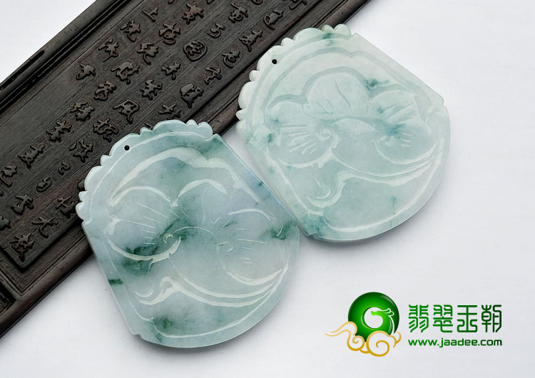 糯冰种飘花缅甸翡翠A货龙凤牌挂件（一对）