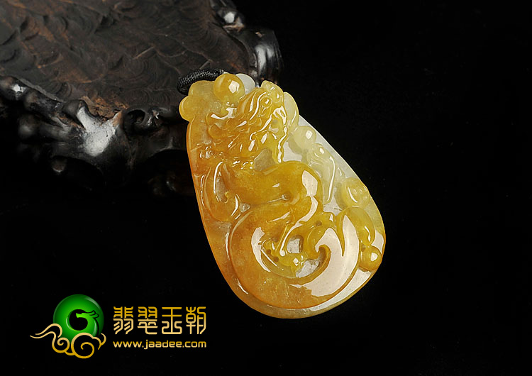 糯冰种黄翡缅甸翡翠A货龙牌挂件