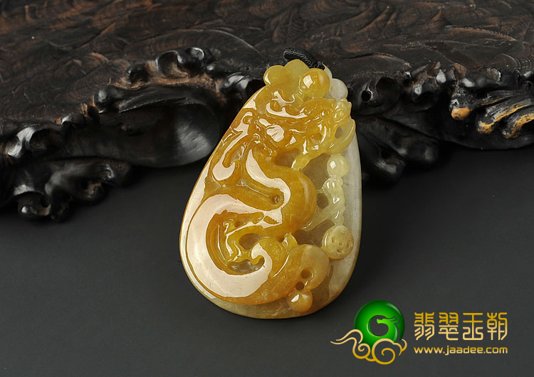 糯冰种黄翡缅甸翡翠A货龙牌挂件
