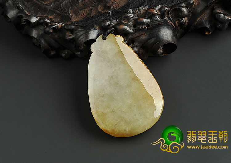 糯冰种黄翡缅甸翡翠A货龙牌挂件