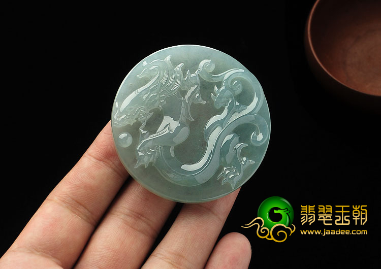 冰种晴水缅甸翡翠A货龙牌挂件