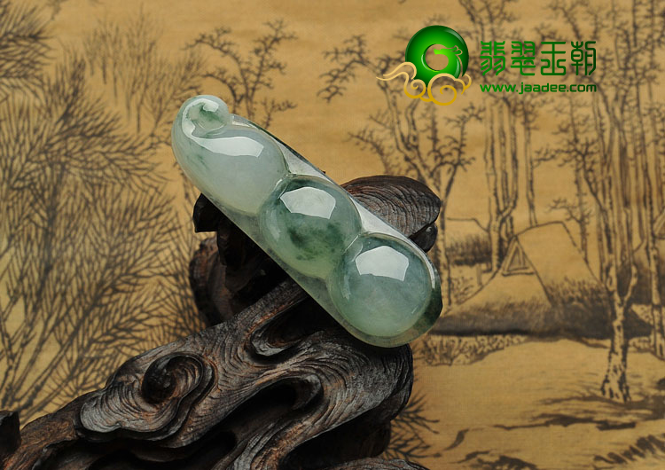 冰种飘花缅甸翡翠A货四季豆挂件