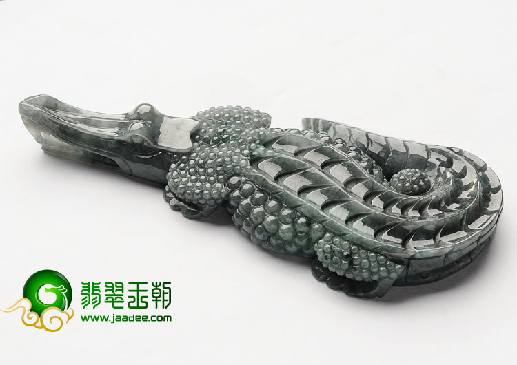 糯冰种墨色缅甸翡翠A货鳄鱼摆件