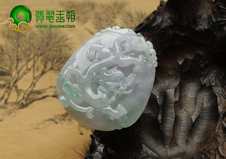 糯冰种淡春带彩缅甸翡翠A货龙牌挂件