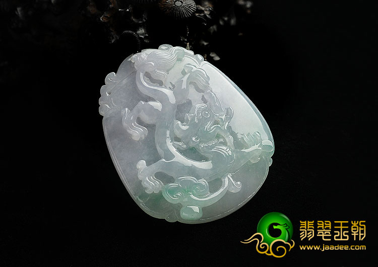 糯冰种淡春带彩缅甸翡翠A货龙牌挂件