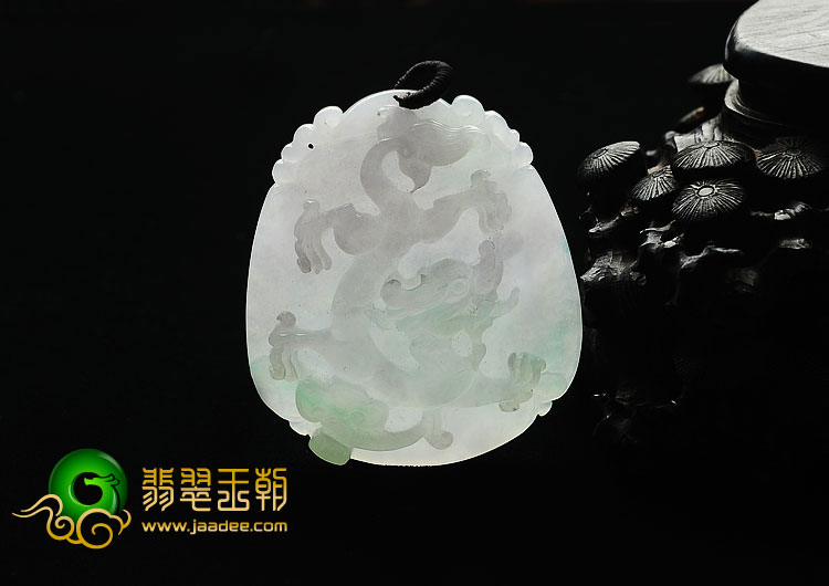 糯冰种淡春带彩缅甸翡翠A货龙牌挂件