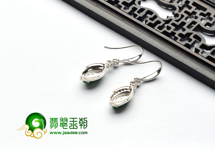 糯冰种阳绿缅甸翡翠A货镶白金耳坠（真钻）（一对）