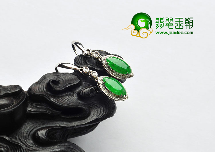 糯冰种阳绿缅甸翡翠A货镶白金耳坠（真钻）（一对）