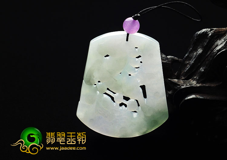 糯冰种淡春带彩缅甸翡翠A货马牌挂件